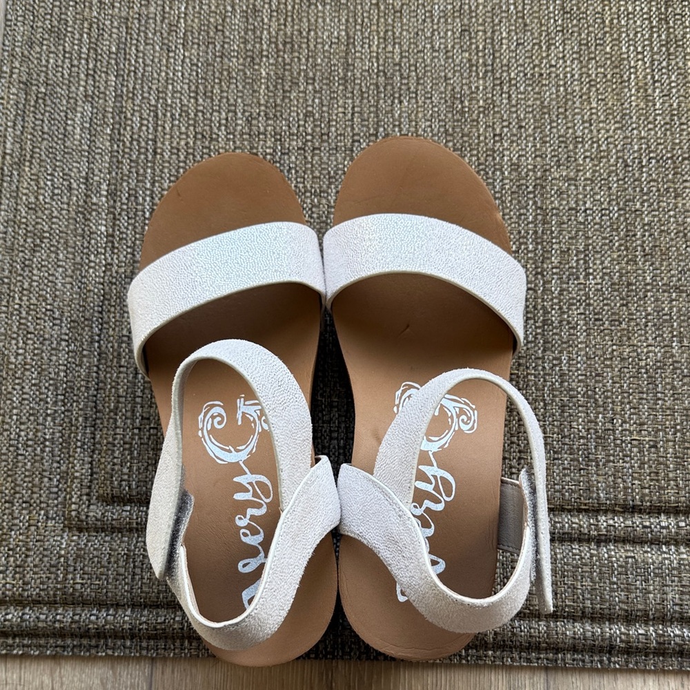 Women’s wedge sandals. Size 9 - Picture 2 of 6